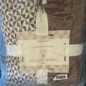The Comfort Collection 2 pack throw